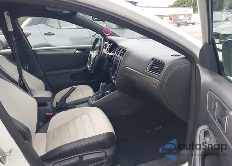 2016 Volkswagen Jetta 1.8T Sport из США, поврежденный, VIN 3VWD17AJ3GM228366